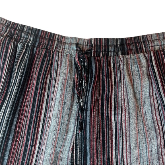 Universal Thread Womens Multicolor Striped Shorts Size XL - Picture 3 of 4